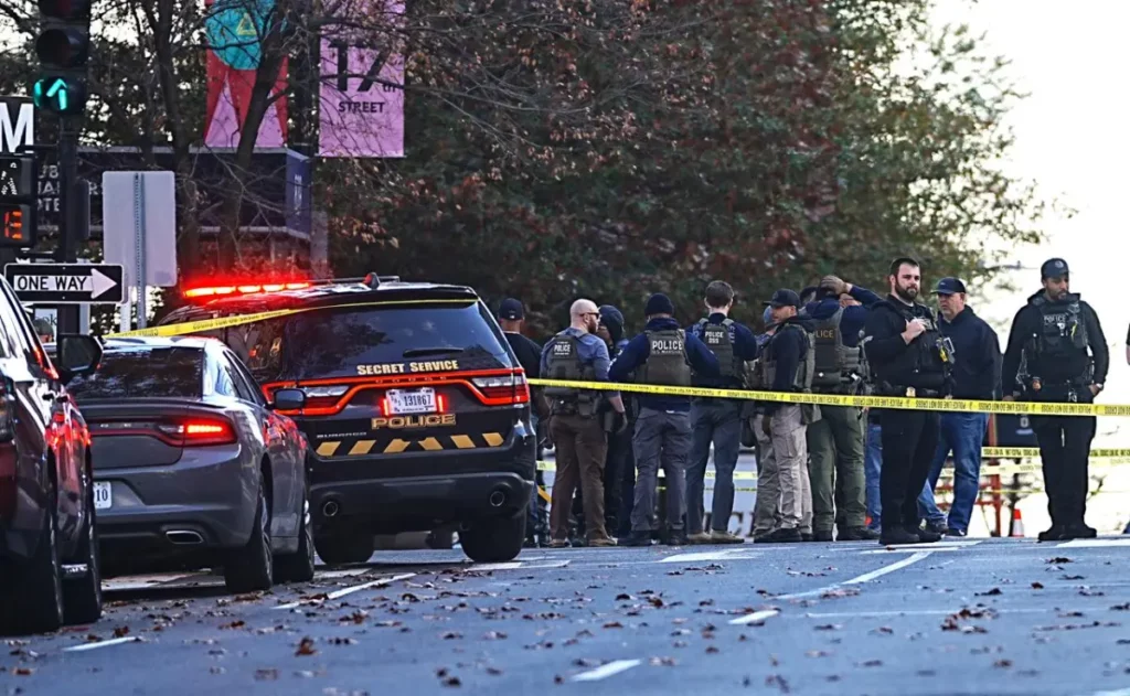 l’attaque de Washington offre au président un levier politique idéal : transformer un acte isolé en justification d’un verrou global.