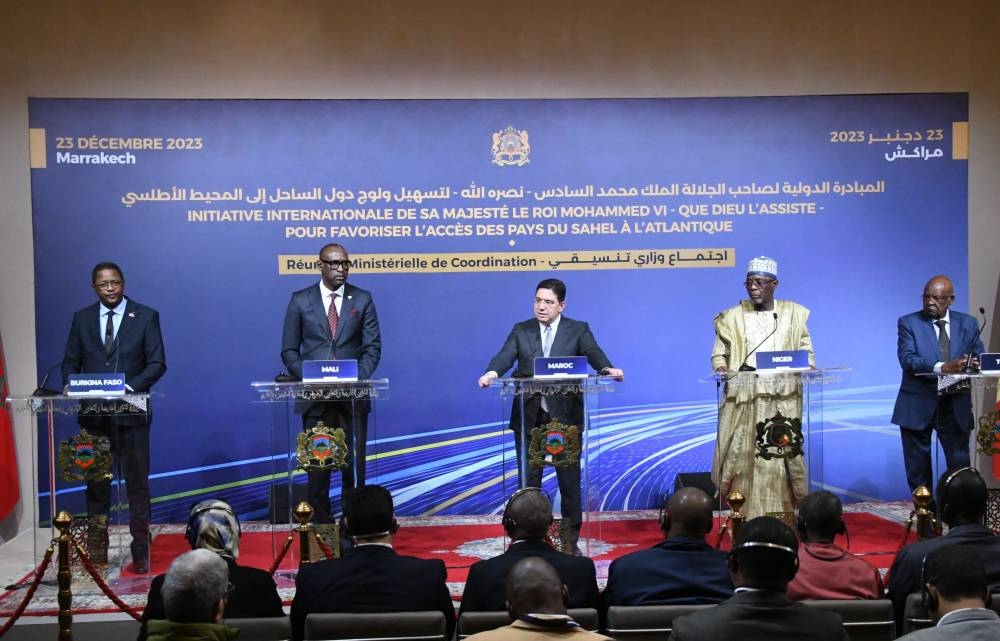 Réunis à Niamey à l’initiative du Centre national d’études stratégiques et de la sécurité (CNESS) et de l’ambassade du Maroc au Niger, responsables diplomatiques et experts ont unanimement salué le projet royal visant à offrir aux pays sahéliens un accès structuré à l’océan Atlantique.
