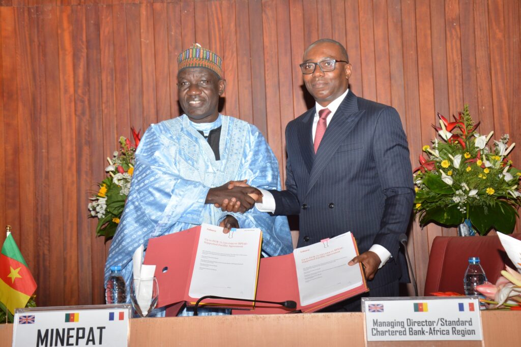 Le 19 décembre 2025, la Cameroon Development Corporation (CDC), pilier de l’agro-industrie dans le Sud-Ouest du Cameroun, a franchi une étape majeure vers sa modernisation