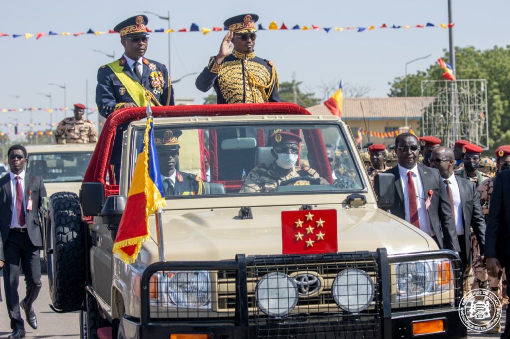 Le président Mahamat Idriss Déby Itno a présidé, ce 1er décembre à N’Djaména, une importante cérémonie de prise d’armes marquant la 35ᵉ Journée de la Liberté et de la Démocratie.