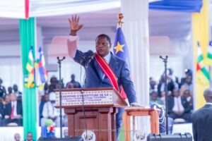 Centrafrique : une investiture spectaculaire pour ancrer la Septième République