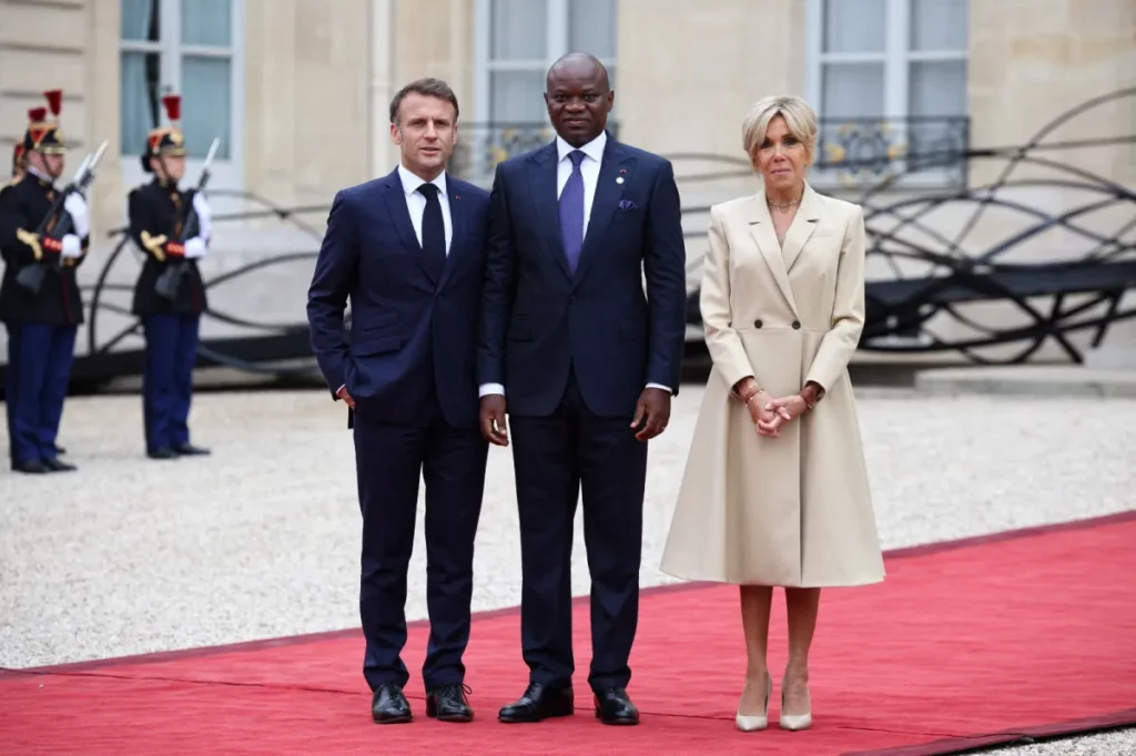 Pour la France, le Gabon demeure un allié stratégique en Afrique centrale.