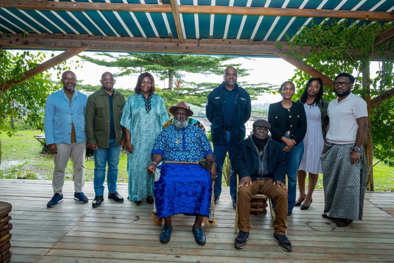 Dans le respect des valeurs de dialogue, de proximité et d'ancrage territorial, le Directeur Général de TRADEX a été reçu en audience par Sa Majesté le Roi du Canton Bakoko du Wouri.