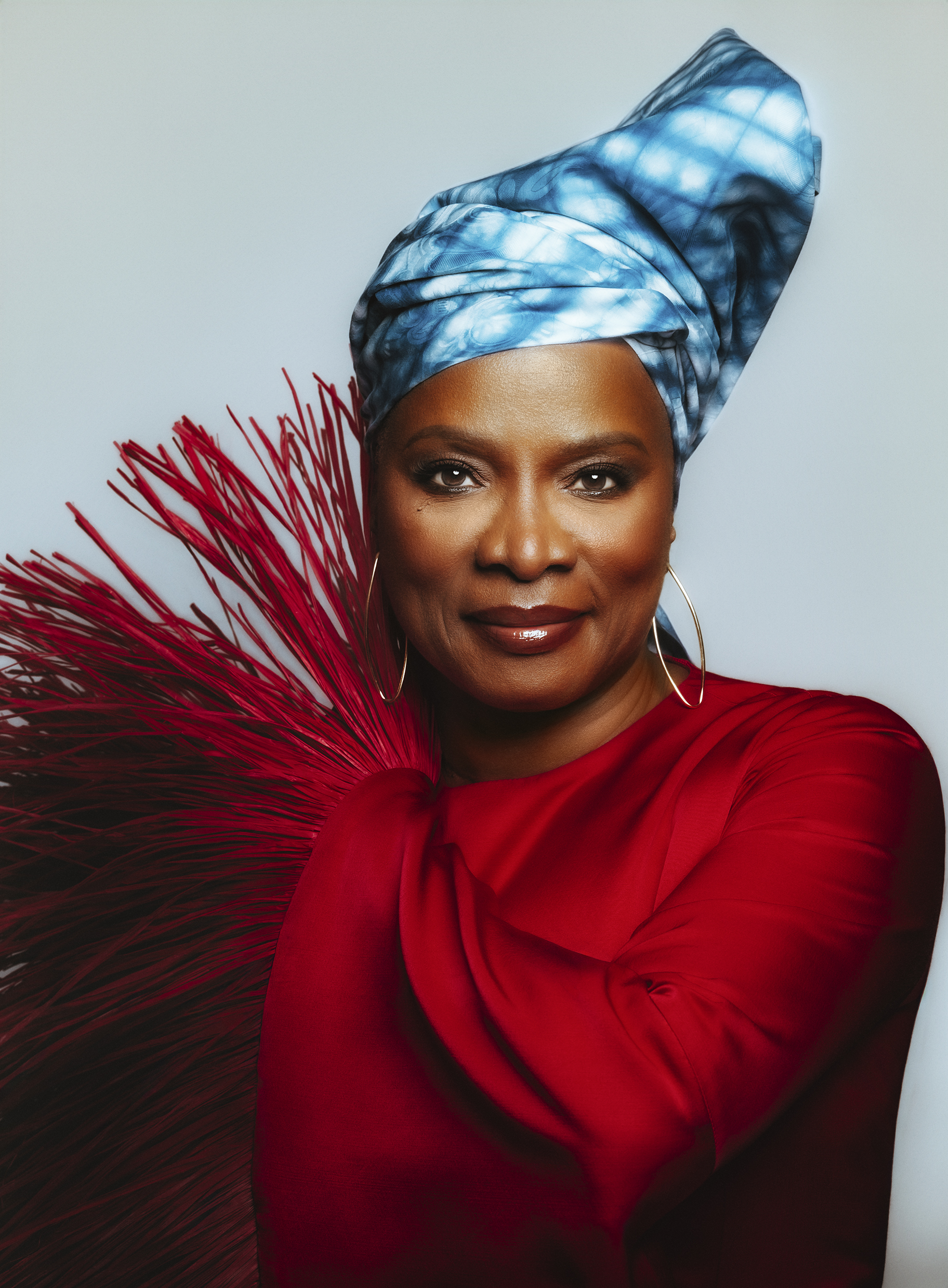 Émue lors de la cérémonie, Angélique Kidjo a dédié cette reconnaissance à son pays et aux artistes africains qui ne l’ont jamais obtenue